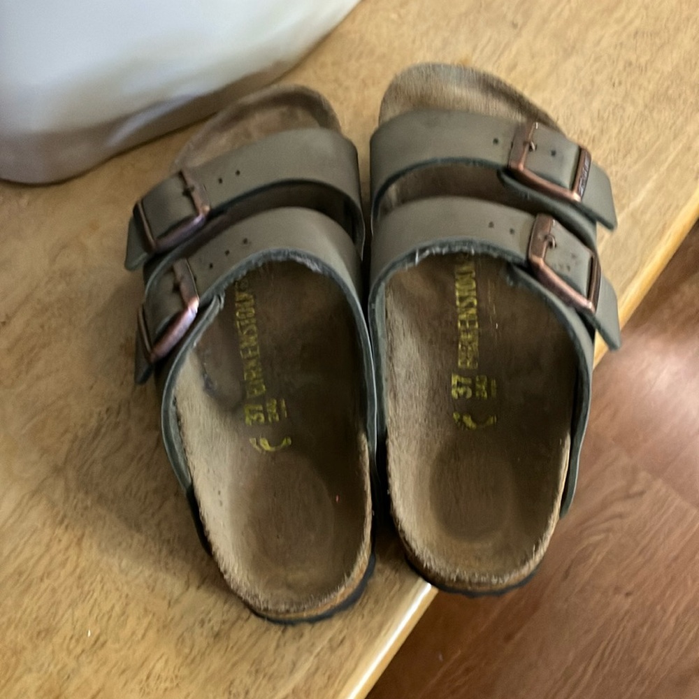 Slippers Size 7